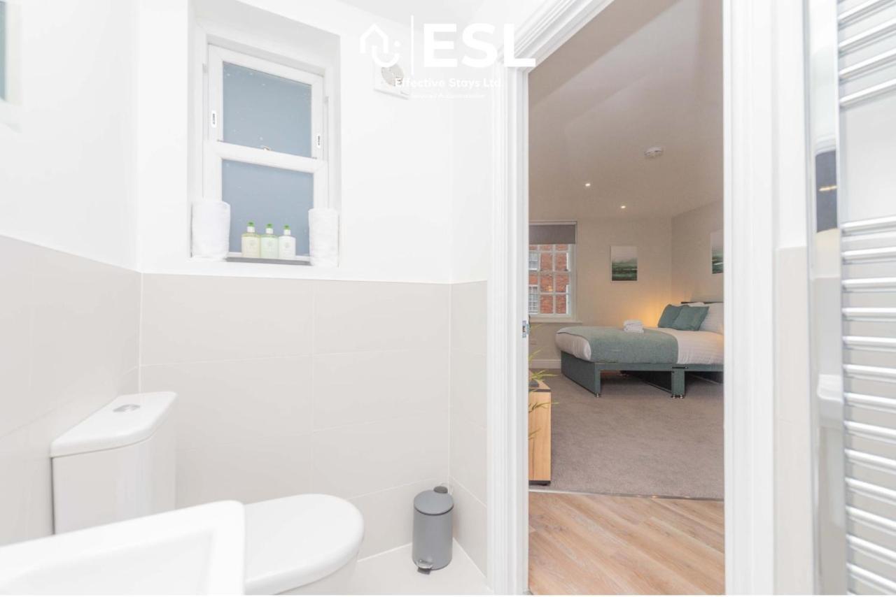 Studio 2, Second Floor Town Centre Apartment Shrewsbury Luaran gambar