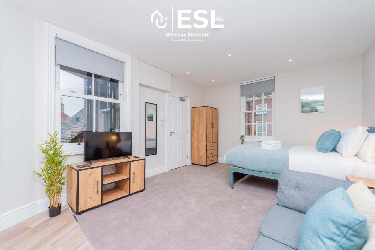 Studio 2, Second Floor Town Centre Apartment Shrewsbury Luaran gambar