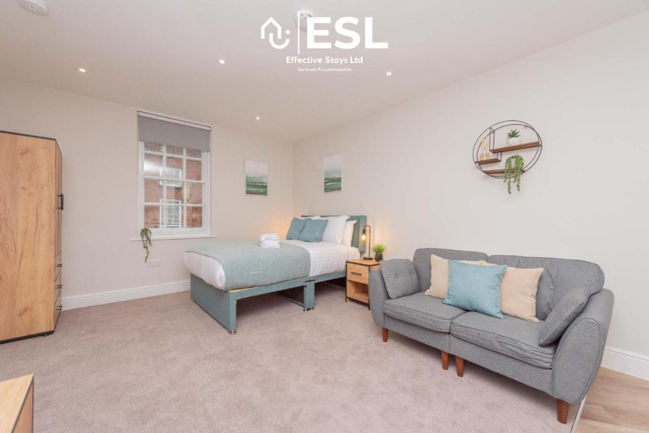 Studio 2, Second Floor Town Centre Apartment Shrewsbury Luaran gambar